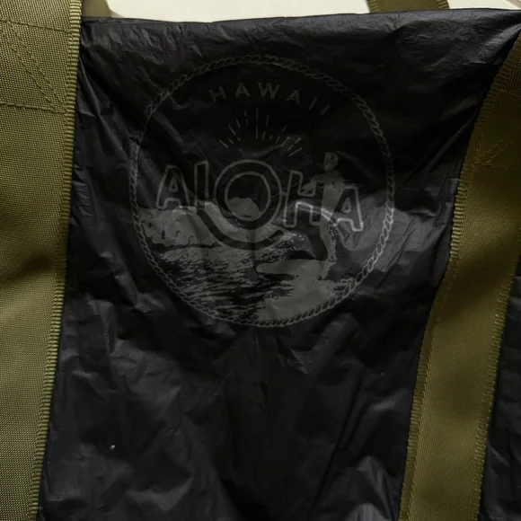 Aloha Collection Black Duffle Bag - Picture 3 of 8